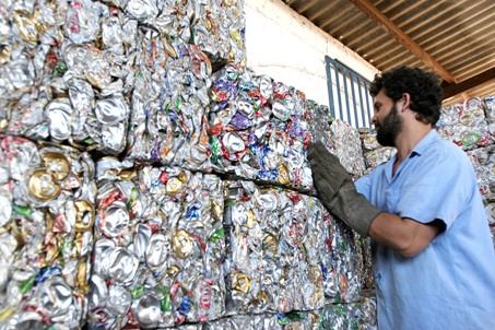 Rio de Janeiro será único Estado a acabar com todos os lixões em 2014, afirma secretário